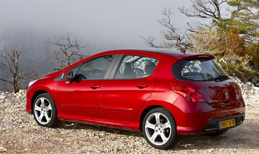  Peugeot 308 GT THP 175 2008 года  (фото 16 из 63)